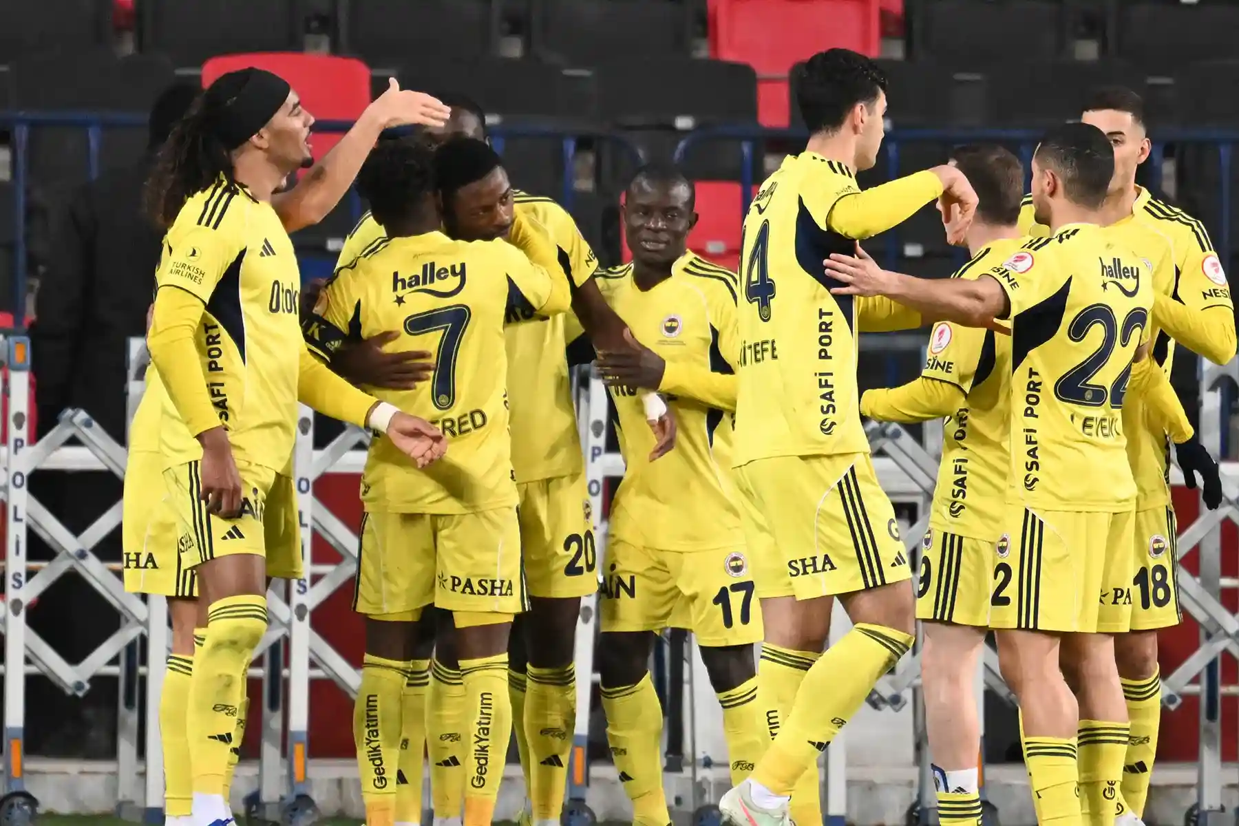 Fenerbahçe Face Crucial Karagümrük Test Amid Mounting Injury Concerns in Tight Title Race